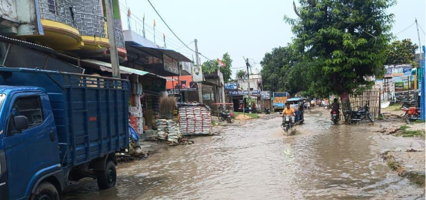 हसनपुर में 21 दिनों बाद हुई बारिश से आमलोगों को मिली भीषण गर्मी से राहत